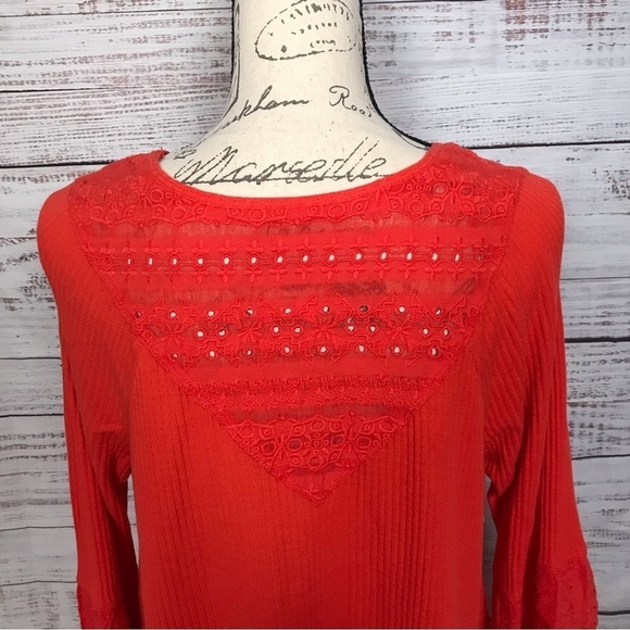 Free People Red wide cuff boho bell sleeve oversized v-neck blouse - Picture 6 of 8
